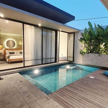 Akhila 1 - 1 Bedroom Modern Tropical Villa At The Heart Of Seminyak Kültér fotó