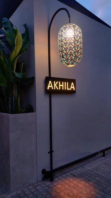 Akhila 1 - 1 Bedroom Modern Tropical Villa At The Heart Of Seminyak Kültér fotó